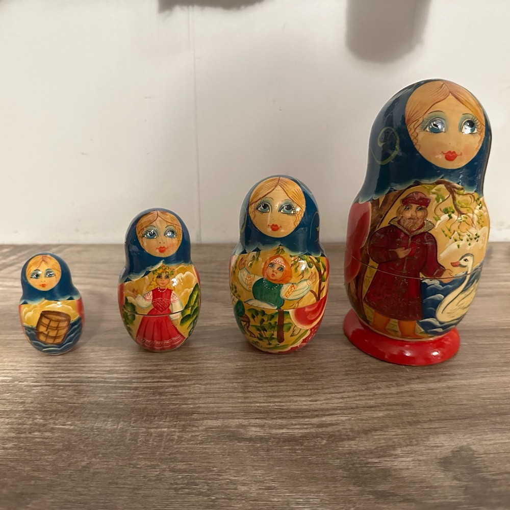 Vintage Matryoshka Russian Nesting Dolls 4 Piece Floral Design wooden doll boxes